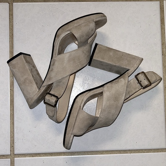 PRADA TAN SUEDE BLOCK SLINGBACK HEELS - Picture 3 of 4